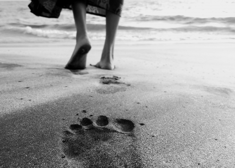 barefoot-beach-blur-1173804.jpg